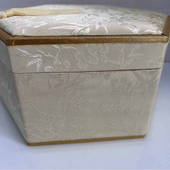 Gold fabric hexagon keepsake box - Picture 10 of 14